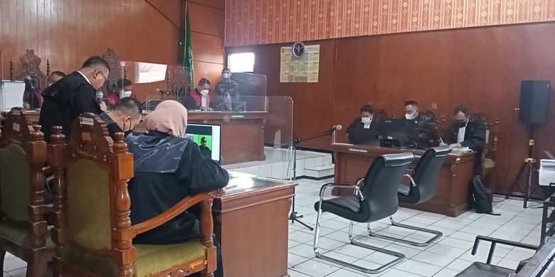 Kuasa Hukum Doni Salmanan akan menyiapkan eksepsi pada sidang lanjutan yang akan berlangsung minggu depan di Pengadilan Negeri (PN) Bale Bandung.