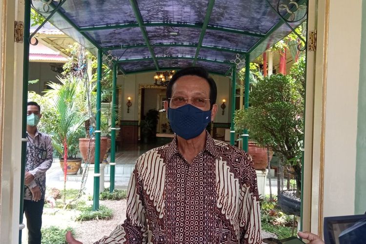 Sultan ditemui di kantor Gubernur DIY, Kompleks Kepatihan, Kota Yogyakarta menyampaikan corona belum selesai. Jumat (5/11/2021)