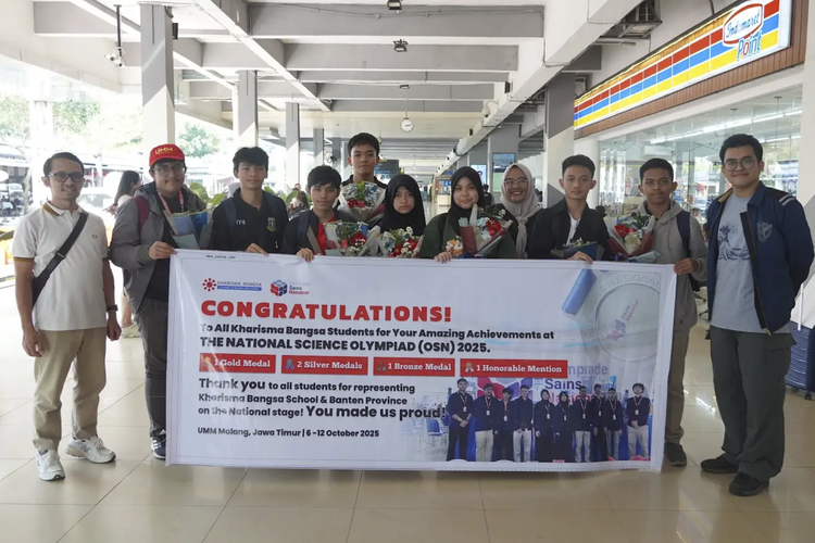 Sepuluh siswa SMA Kharisma Bangsa, Pondok Cabe, Tangerang Selatan, lolos sebagai finalis ajang OSN 2025.

