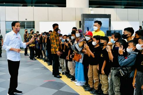 Jokowi Cek Fasilitas hingga Kedisiplinan Prokes di Bandara YIA