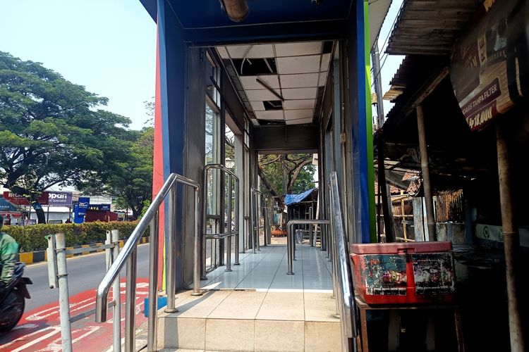 Halte Bus Tayo Tangerang Rusak, Lampu Mati Saat Malam, Warga Takut Kecopetan