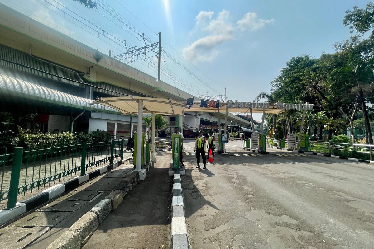 Aksi pencurian motor di parkiran stasiun Gambir bermodus Tap In
