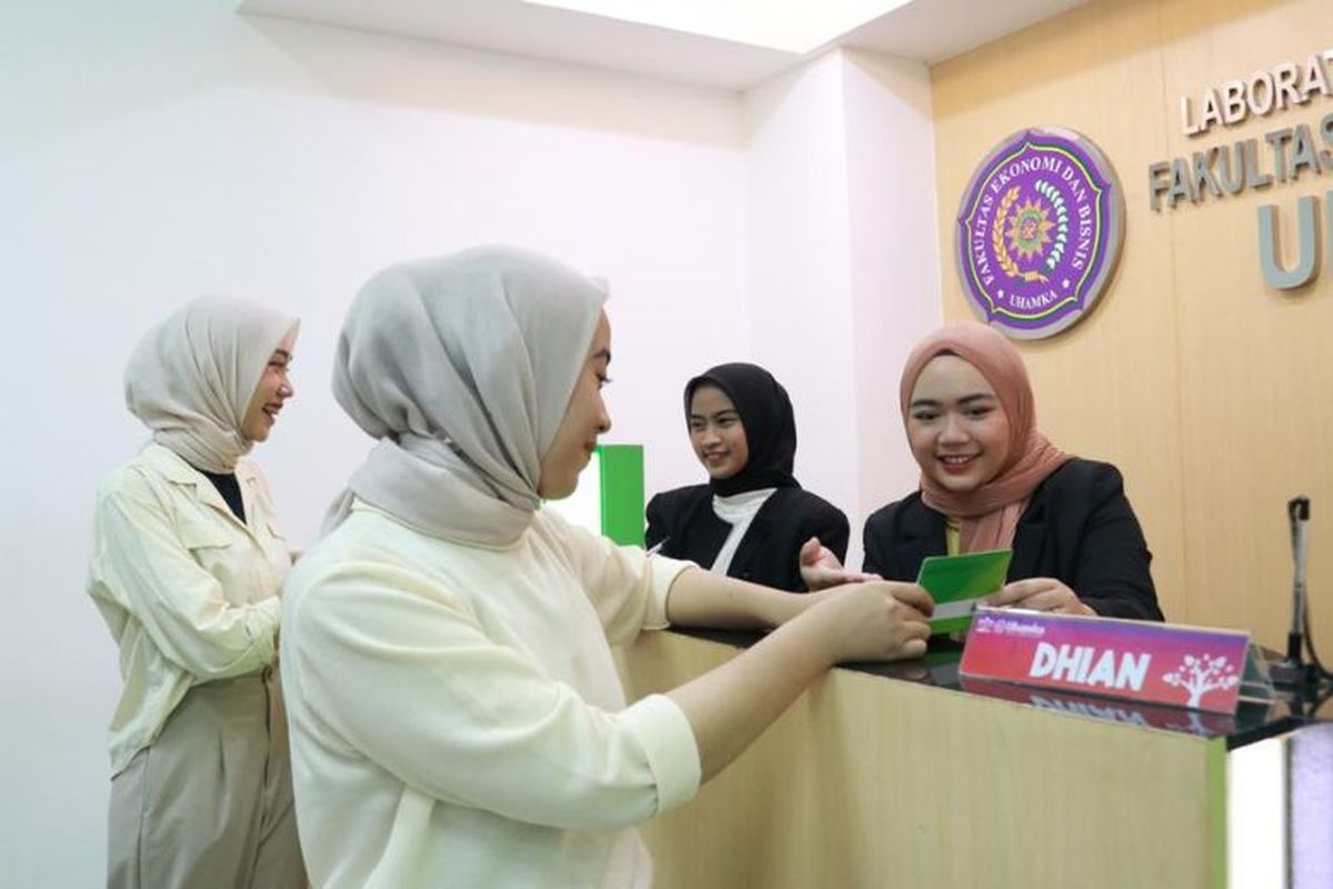 Berkuliah di Fakultas Ekonomi dan Bisnis Uhamka