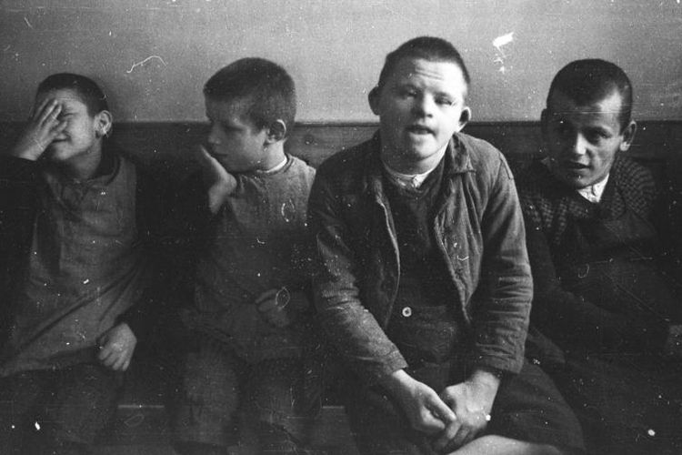 Anak-anak yang menjadi target pembunuhan program Aktion T4 Hitler pada masa Perang Dunia II.