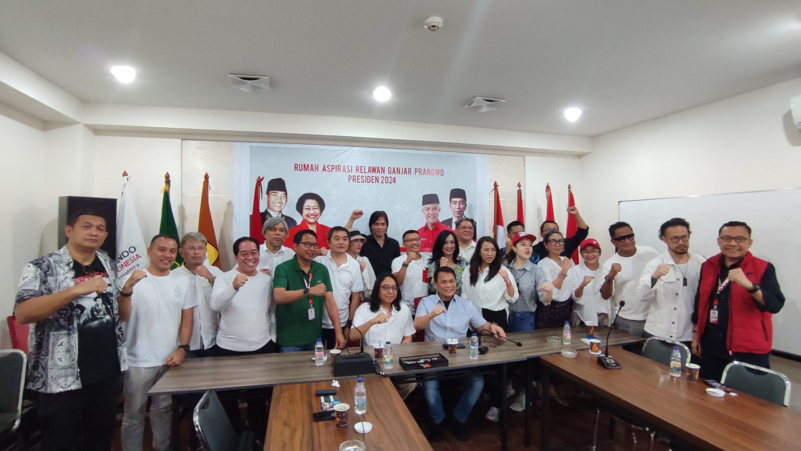 PDI-P Terima Deklarasi Dukungan Relawan Extravaganjar, Isinya Selebritis dan Seniman
