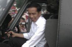 Jokowi Coba Naik Helikopter di Pameran Alutsista TNI AD di Monas