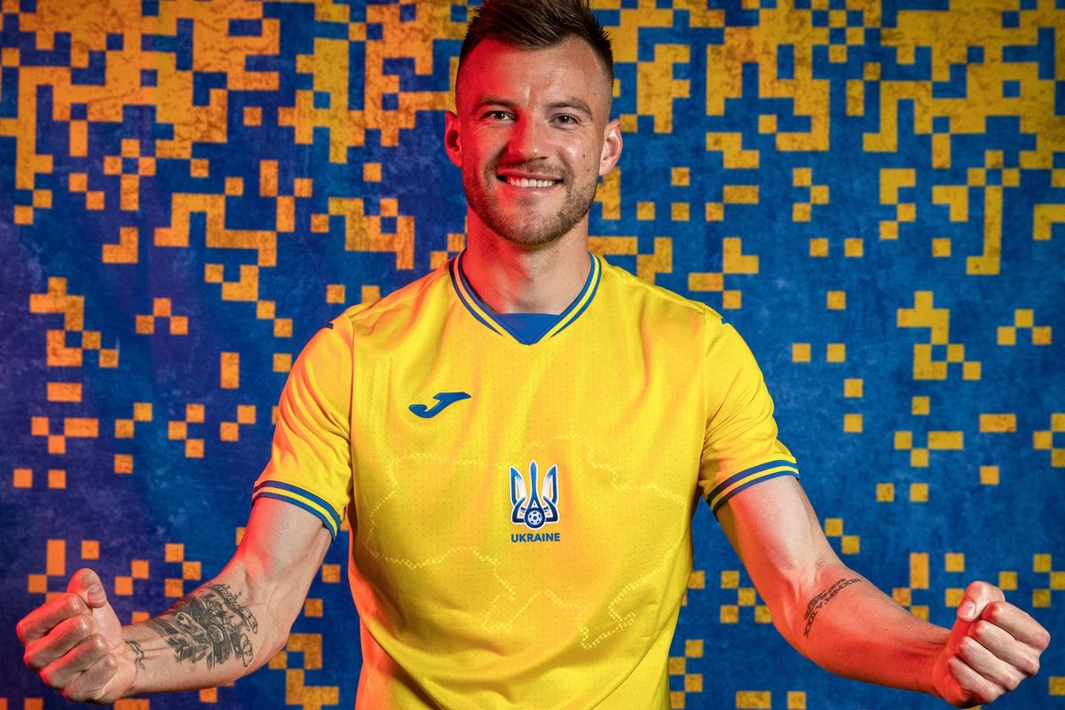 Jersey tim nasional pria Ukraina untuk Euro 2020.