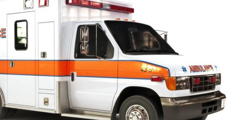 Suara sirine mobil ambulan balap