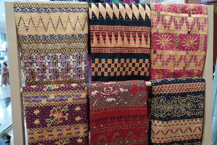 Tapis Lampung hingga Songket Silungkang Karya UMKM Dipamerkan di INACRAFT 2026