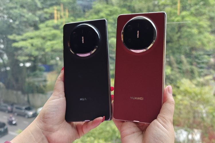 Huawei Mate X6 tersedia dalam dua warna.