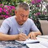 Pantang Menyerah, Pengusaha Kaya di China Ikut Tes Masuk Universitas Ke-27 Kali pada Usia 56 Tahun