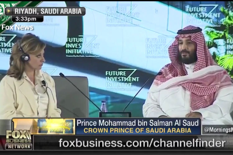 Putra Mahkota Arab Saudi, Pangeran Mohammad bin Salman bin Abdulaziz Al Saud pada sebuah wawancara di televisi dalam acara peluncuran inverasi masa depan di Riyadh, Selasa (24/10/2017) waktu setempat. (FOX)