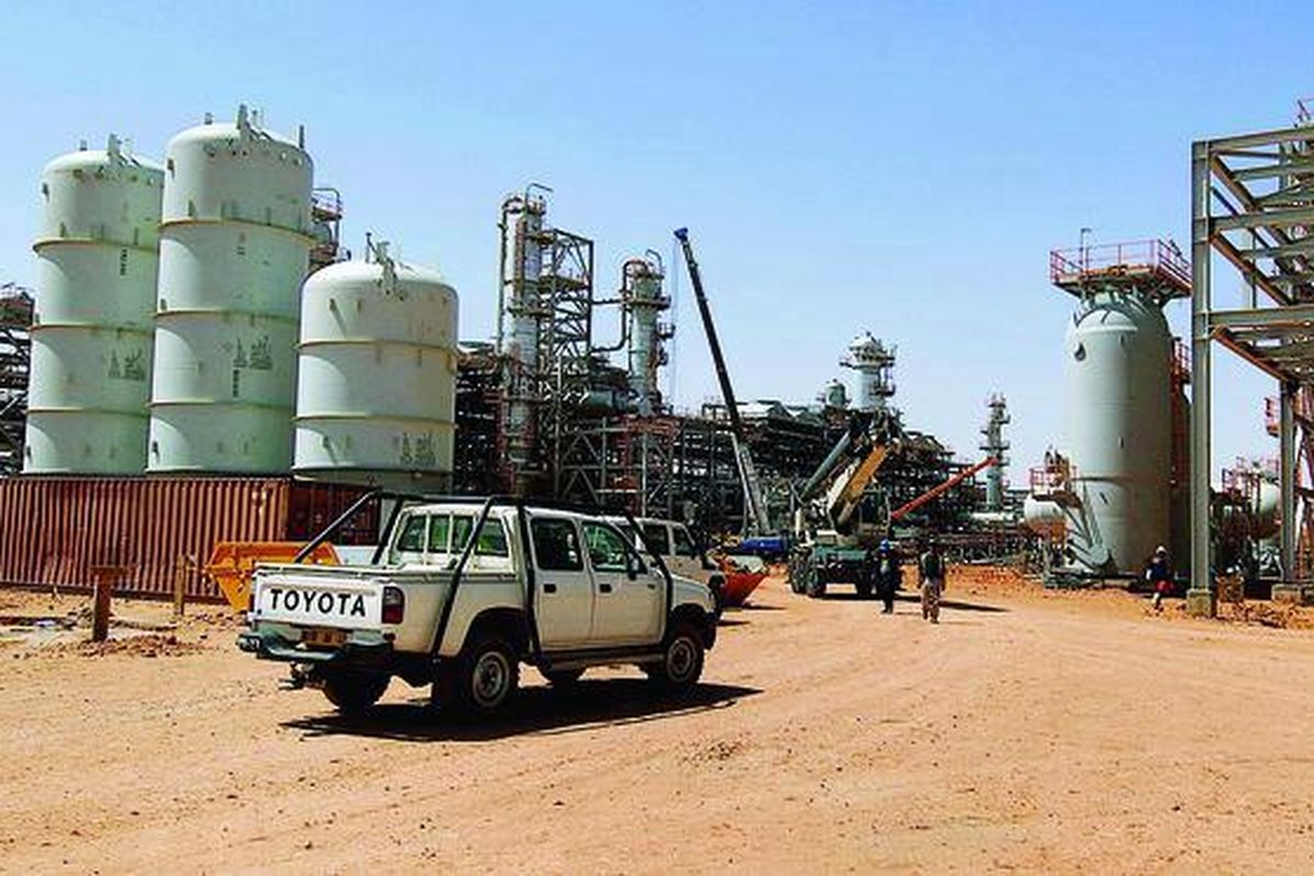 Ladang gas In Amenas, yang dioperasikan bersama oleh BP (Inggris),  Statoil (Norwegia), dan Sonatrach (Aljazair) di Aljazair timur dekat perbatasan Libya, dalam gambar yang dipublikasi Statoil, Kamis (17/1). Pasukan Aljazair mengepung ladang gas itu yang dikuasai kelompok yang menyandera 41 pekerja asing, sehari sebelumnya.  Aksi itu disebut sebagai balasan atas serangan militer Perancis ke Mali utara. Di antara sandera terdapat pekerja asal Perancis, Inggris, Jepang, dan tujuh pekerja dari Amerika Serikat.