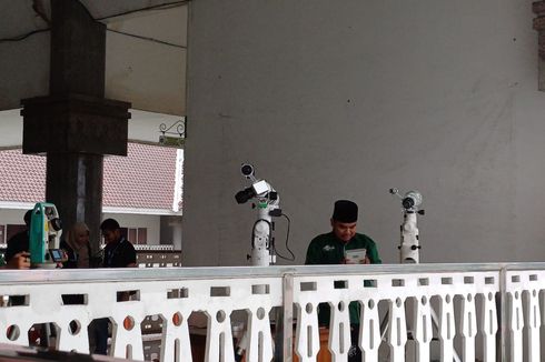 Perukiyat Masjid Raya KH Hasyim Ashari Gunakan Tiga Alat untuk Pantau Hilal
