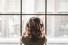 Manfaat Belajar Sambil Mendengarkan Musik, Menurut Survei