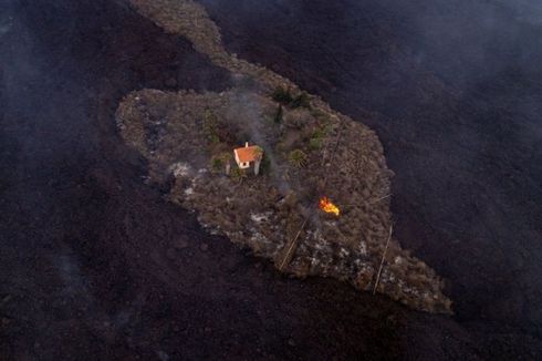 Penampakan Erupsi Gunung Cumbre Vieja Spanyol, Lava Capai Samudera Atlantik