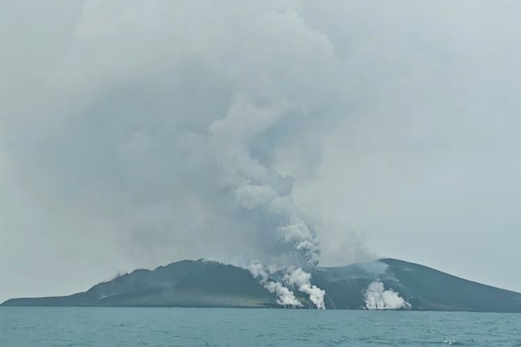 Badan Geologi Larang Warga Beraktivitas dalam Radius 3 Km dari Anak Krakatau