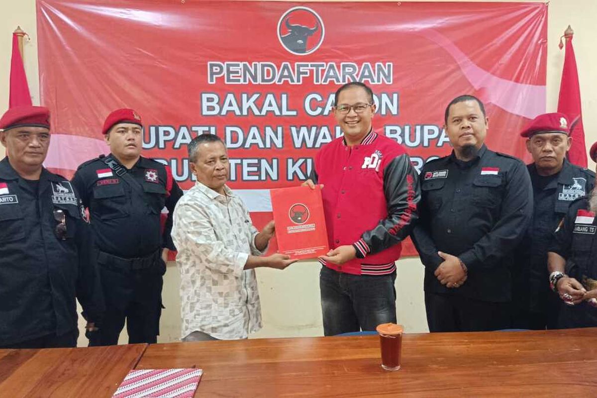 Mantan Bupati Kulon Progo, Sutedjo siap maju dalam pemilihan kepala daerah Kulon Progo, Daerah Istimewa Yogyakarta. Ia mengambil formulir pencalonan bupati Kulon Progo di Partai Demokrasi Indonesia Perjuangan (PDIP) Kulon Progo. Keluarga dekat dari Sutedjo, Sudarto, mewakili Sutedjo mengambil formulir tersebut.