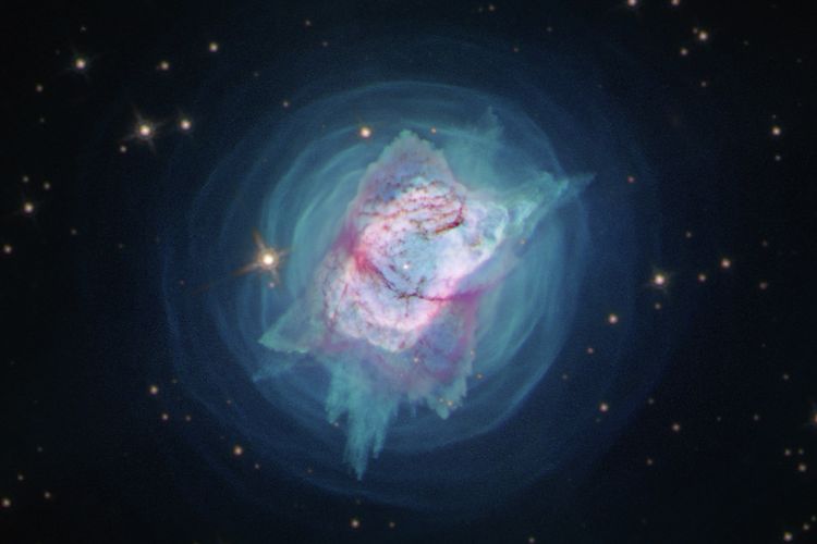 Kemampuan unik teleskop Nasa Hubble menangkap gambar NGC 7027 yang merupakan nebula dengan wujud mirip jewel bug atau serangga permata.
