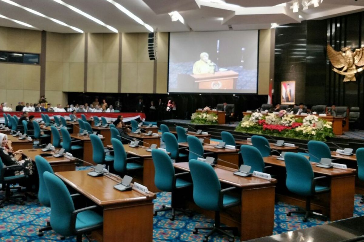 Rapat paripurna pengumuman hasil audit BPK atas laporan keuangan Pemprov DKI Jakarta Tahun Anggaran 2017 di Gedung DPRD DKI, Senin (28/5/2018). 