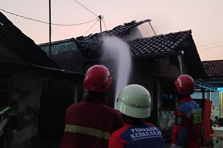 Rumah Warga di Brebes Ludes Terbakar, Diduga akibat Anak Main Obat Nyamuk