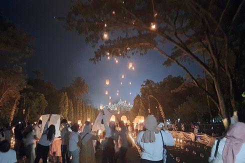 Tutup Waisak 2022, Langit Candi Borobudur Berhias Ribuan Lampion