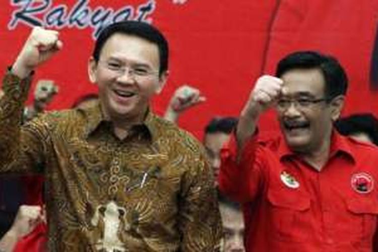 Basuki Tjahaja Purnama alias Ahok dan Djarot Saiful Hidayat terlihat mengepalkan tangan usai ditetapkan DPP PDI-P menjadi pasangan Cagub-Cawagub PDIP untuk Pilgub DKI Jakarta 2017. 