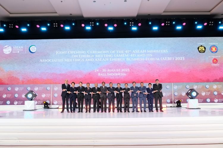 Acara Opening Ceremony ASEAN Energy Business Forum (AEBF) 2023 di Nusa Dua, Bali (7/9/2023) 