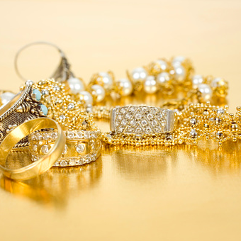 Ilustrasi perhiasan emas