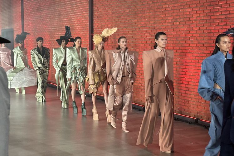 Spring/Summer Collection 2026 dari Harry Salim yang digelar di Brickhall Fatmawati, Jakarta Selata, Selasa (11/11/2025).