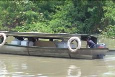 Logistik Pemilu 3 Dusun Terpencil di Sidoarjo Diantar Pakai Perahu