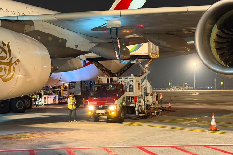 Emirates A380 Mendarat Perdana di Soetta, Pertamina Pasok 93.000 Liter Avtur