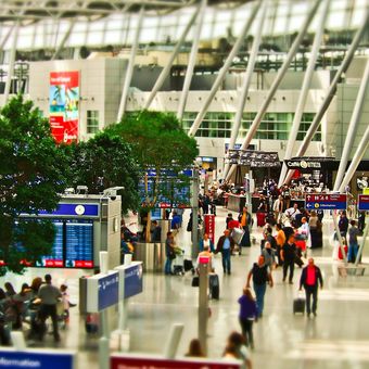 Ilustrasi bandara, terminal bandara.