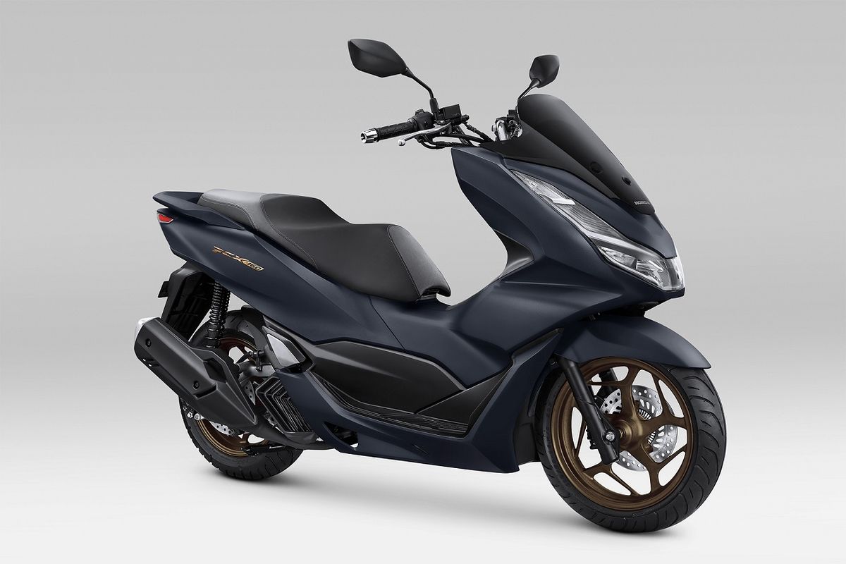 Honda PCX 160 warna Imperial Matte Blue pada tipe ABS.