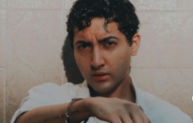 Profil Aron Ashab, Penyanyi yang Mengaku 15 Tahun Dibully Kakak ...