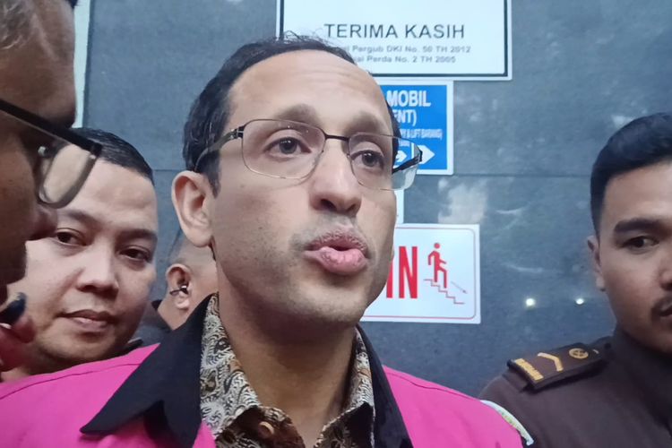 Hakim Dalami Alasan Harga Chromebook Naik Turun Saat Pengadaan Era Nadiem Makarim