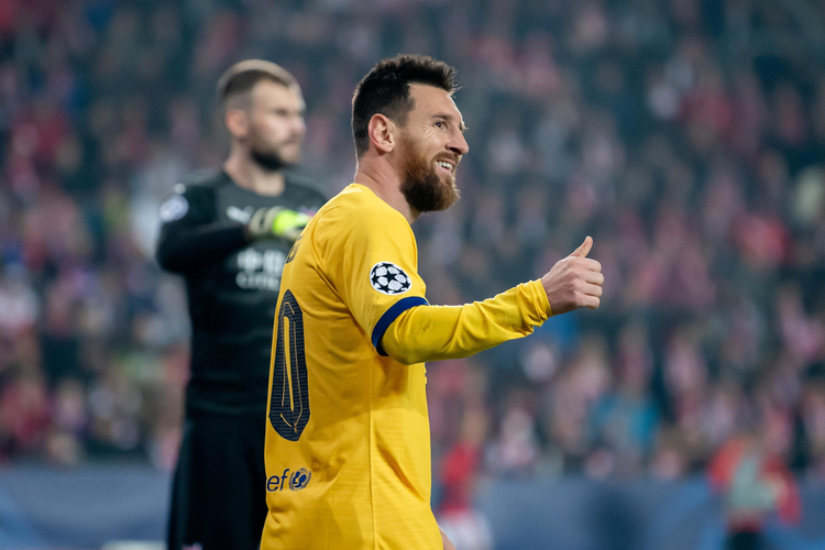 Lionel Messi cetak gol cepat saat Barcelona melawan Slavia Praha di Sinobo Stadium pada hari Kamis (24/10/2019)
