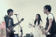 Lirik dan Chord Lagu Strange is the Song in Our Conversation - Monkey to Millionaire feat. Marsha Suryawinata