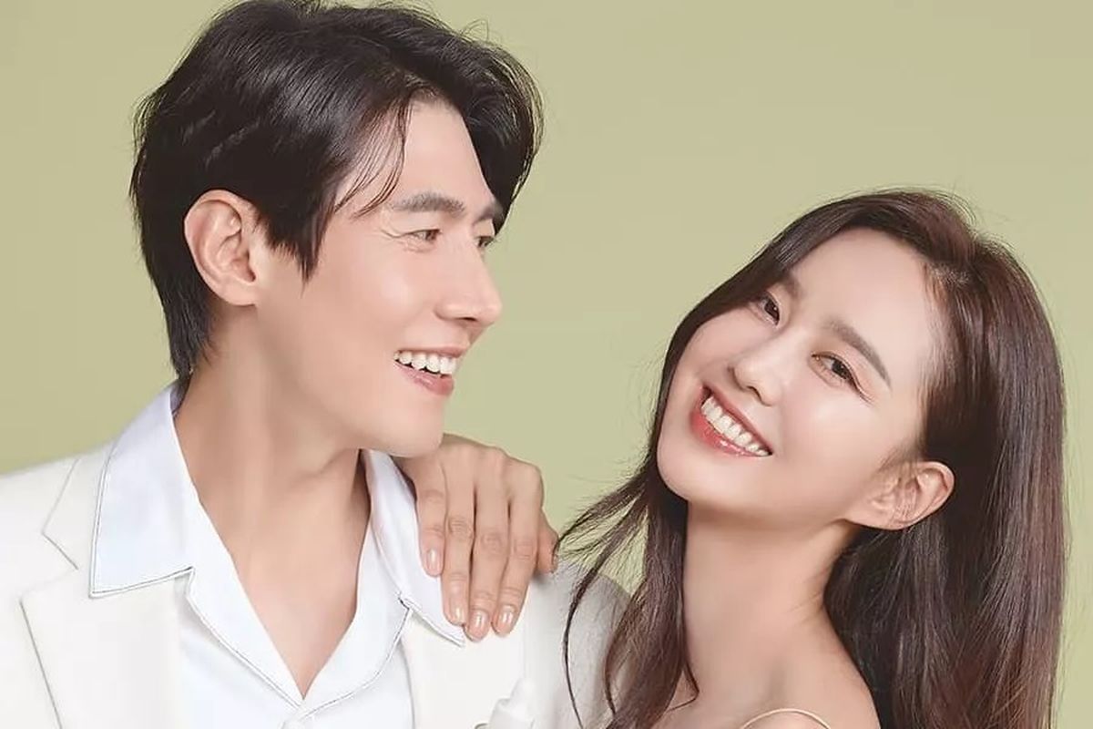 Pasangan artis peran Song Jae Hee (kanan) dan Ji So Yeon dikaruniai anak pertama.