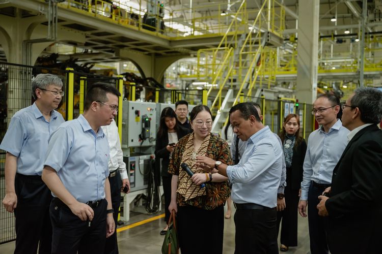 Rombongan delegasi pemerintah Indonesia berkunjung ke kantor pusat Chery Automobile di Wuhu, China.