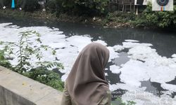 Bahan Organik dan Kimia Cemari Situ Ria Rio hingga Picu Buih di Kali Sunter