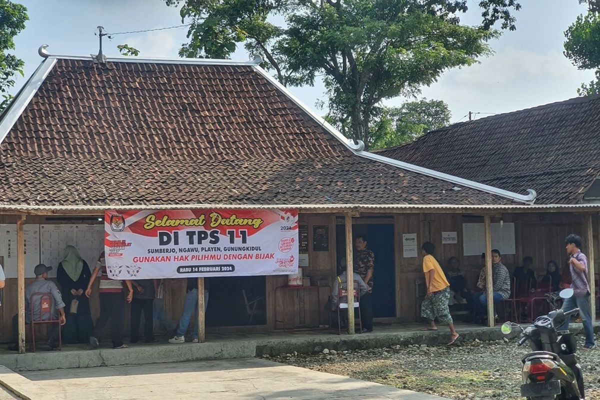 Salah satu Tempat Pemungutan Suara (TPS) di Kalurahan Ngawur, Playen, Gunungkidul. Rabu (14/2/2024) pagi