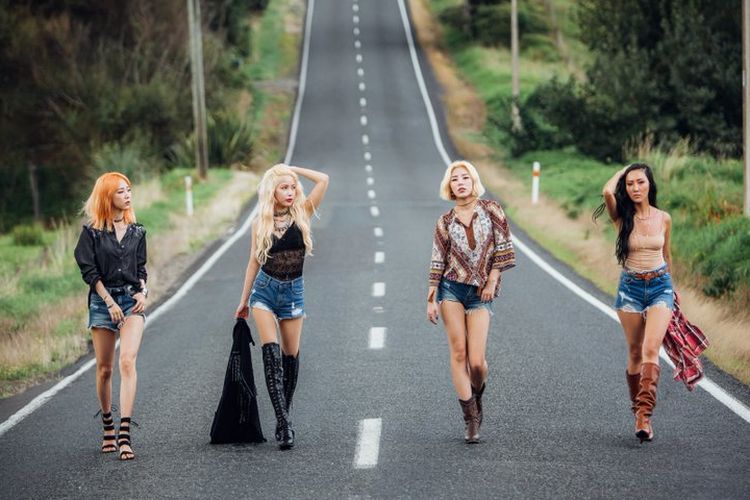 Mamamoo dalam foto Teaser comeback album Yellow Flower.