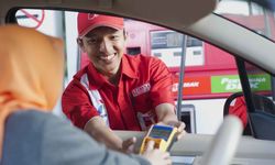  Pertamina Imbau Konsumen Bayar BBM secara Nontunai untuk Urai Antrean di SPBU