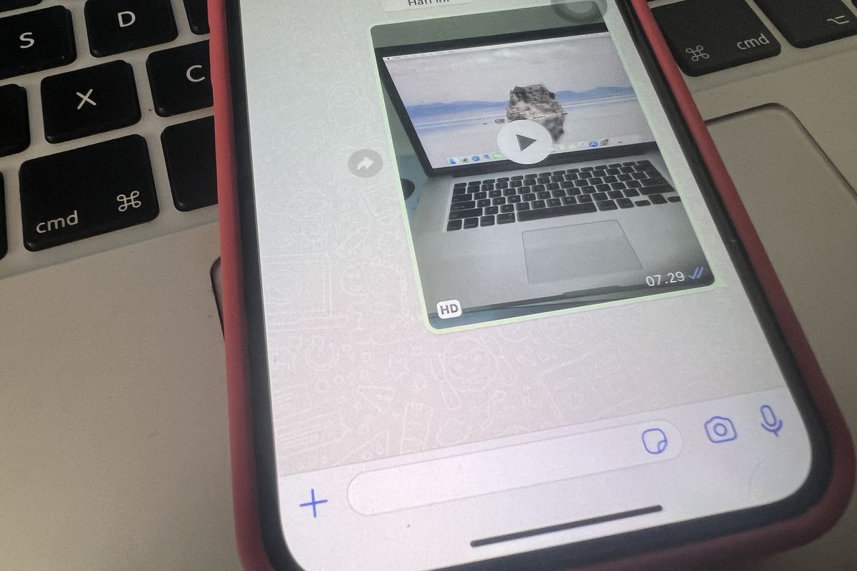 Cara kirim video HD di WhatsApp iPhone.