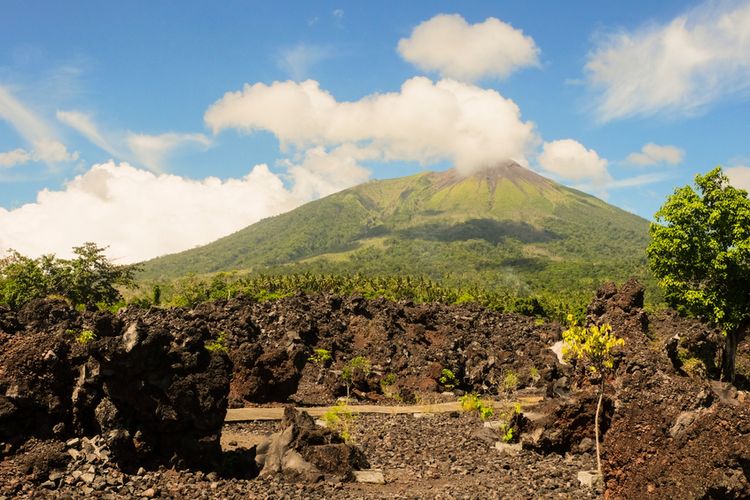 Ilustrasi Batu Angus di Kulaba, Ternate, Maluku Utara.