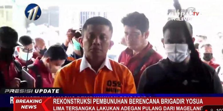 Tersangka kasus dugaan pembunuhan berencana Brigadir J, Irjen Ferdy Sambo, hadir dalam rekonstruksi pembunuhan di Duren Tiga, Jakarta Selatan, Selasa (30/8/2022).