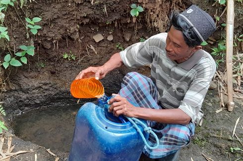 Cerita Warga di Situbondo, Terpaksa Minum dari Air Hujan karena Mesin Pompa Air Rusak