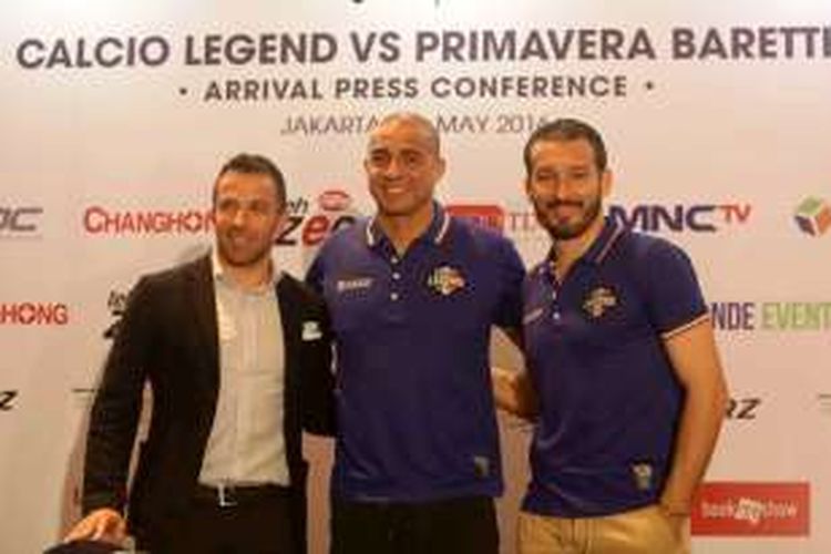 Mantan kapten Juventus, Alessandro Del Piero (kiri), akan bergabung dengan tim Calcio Legend untuk menghadapi Primavera Baretti di Stadion Utama Gelora Bung Karno, Sabtu (21/5/2016).
