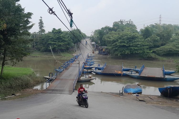Jembatan Haji Endang Karawang yang Putus Diterjang Debit Sungai Citarum Kini Kembali Normal